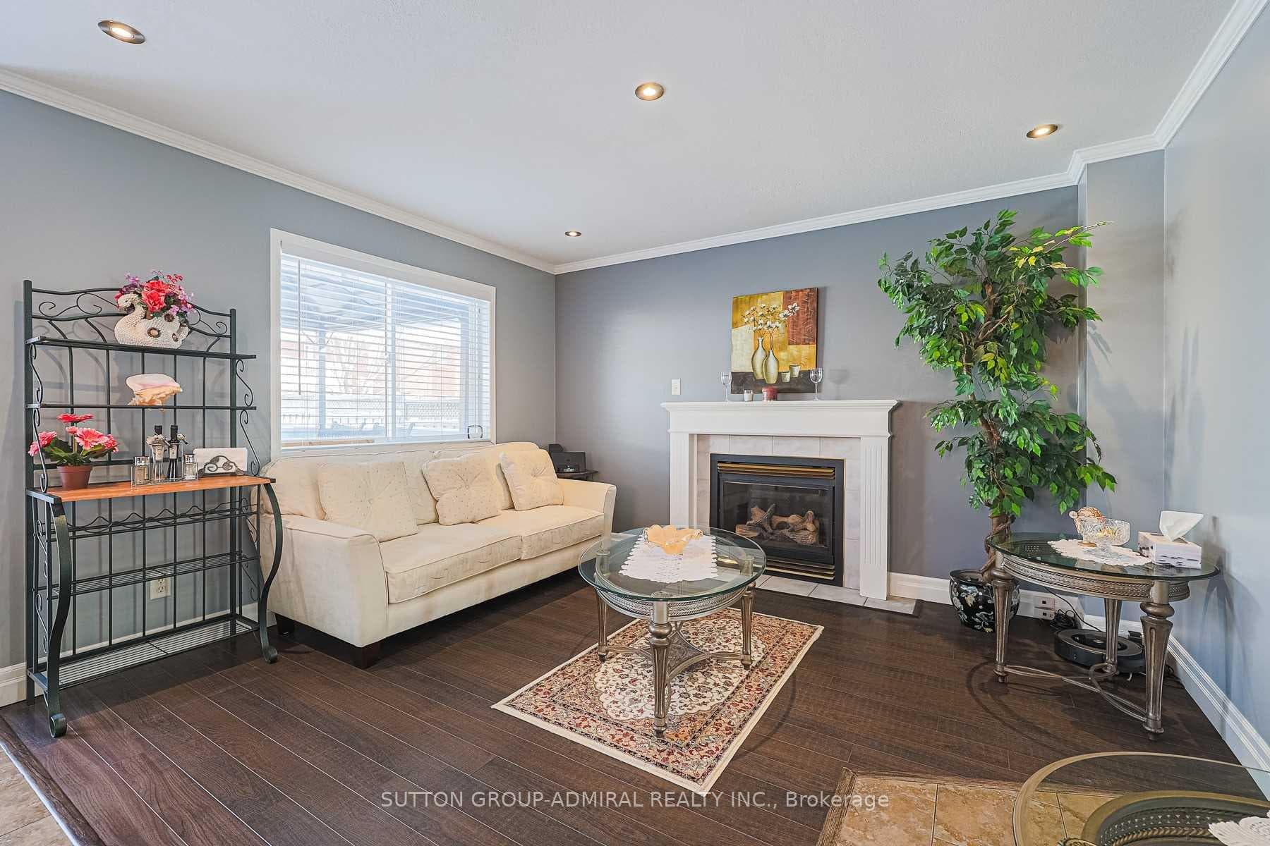 242 Mapleton Avenue photo 10