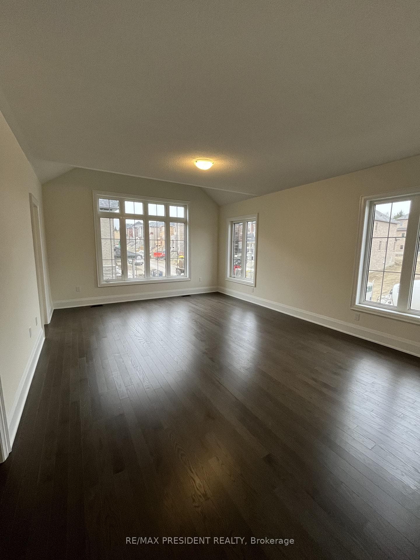 130 Wraggs Road photo 12
