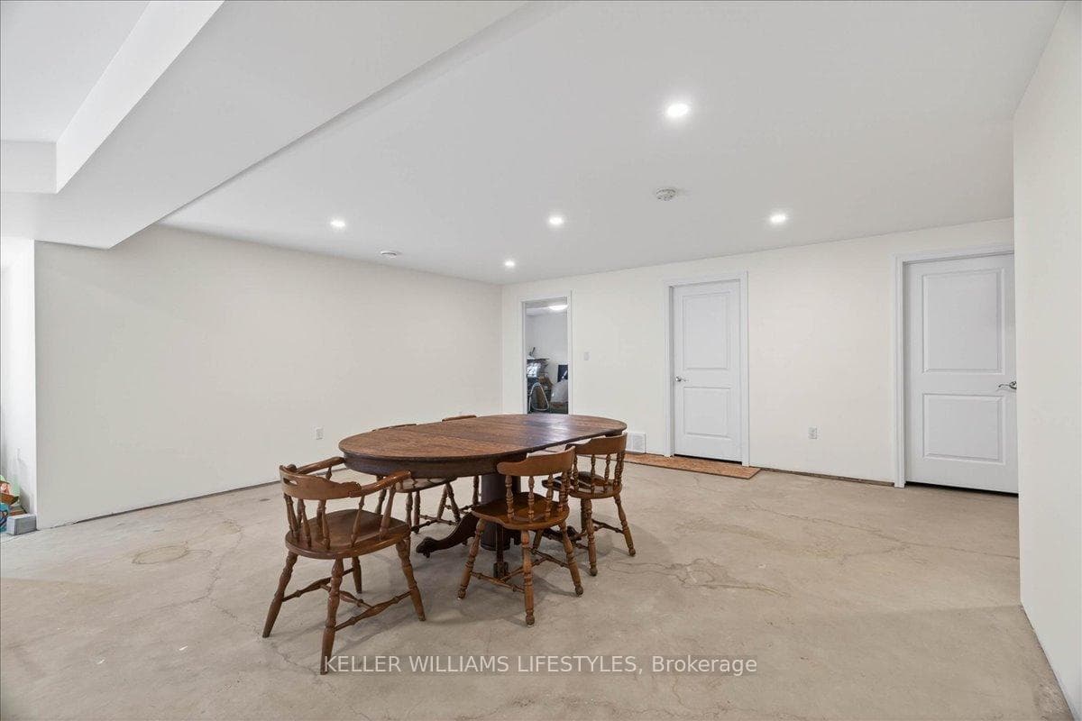 12 Mckinlay Avenue photo 25