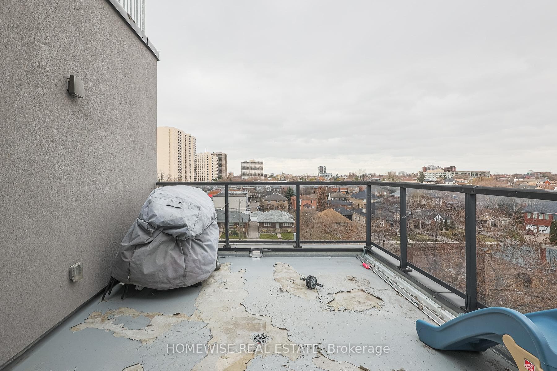 293 Viewmount Avenue Unit R02 photo 23