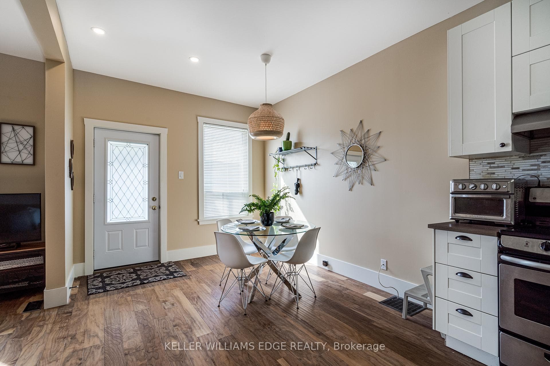 27 Munroe Street photo 5