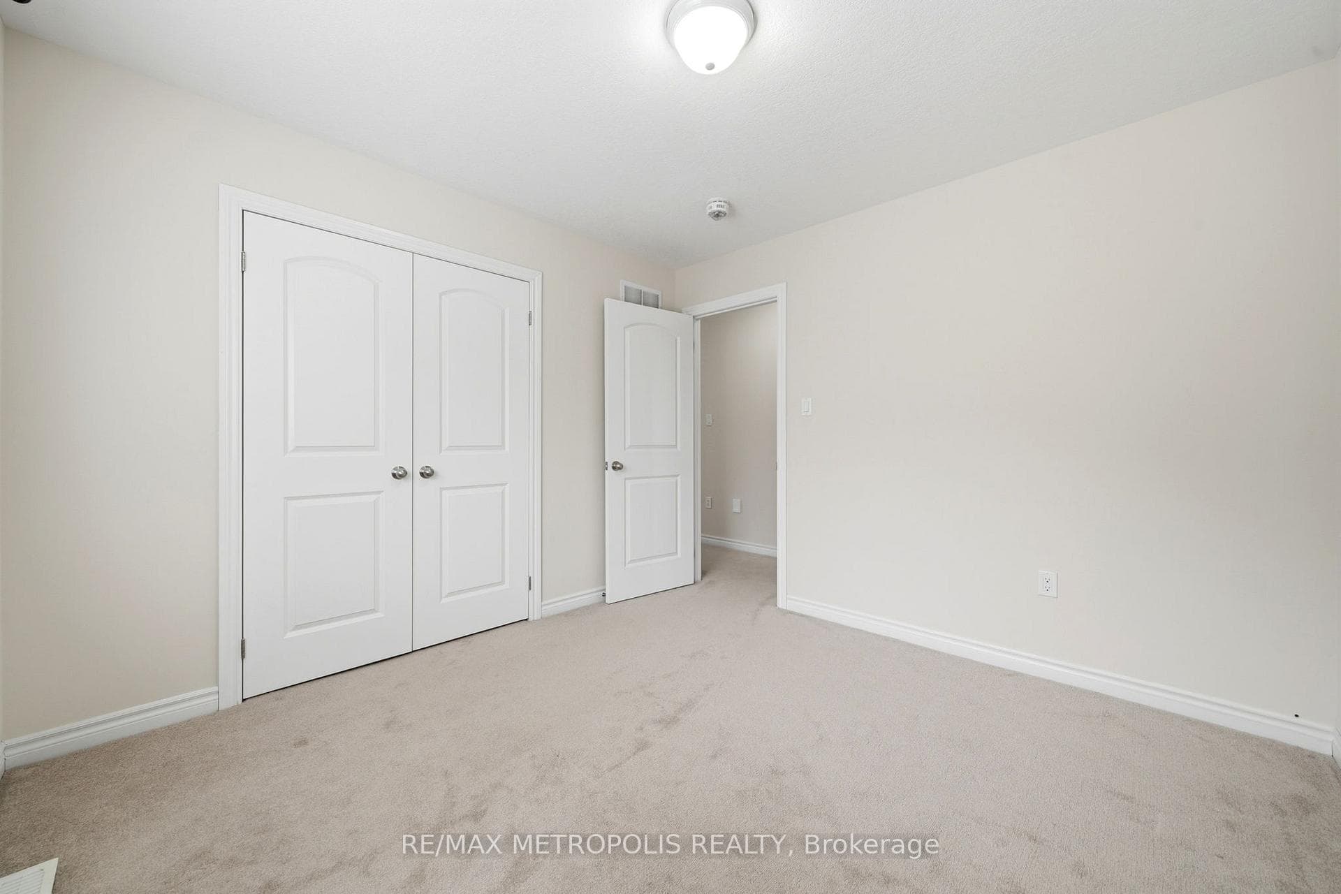 24 Bamburg Street photo 28