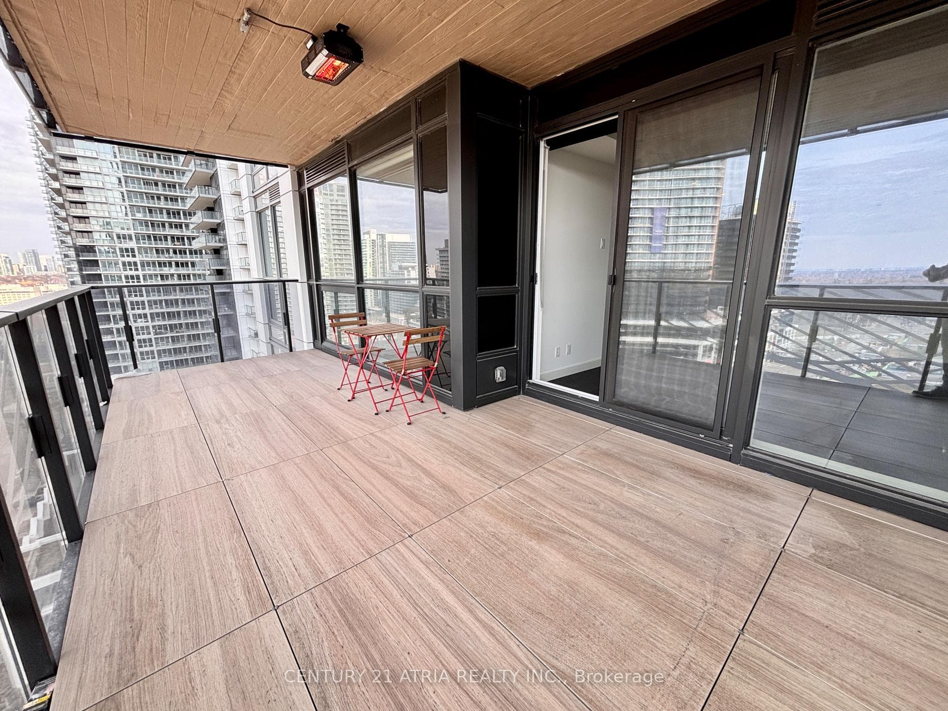 27 Mcmahon Drive Unit 1011 photo 23