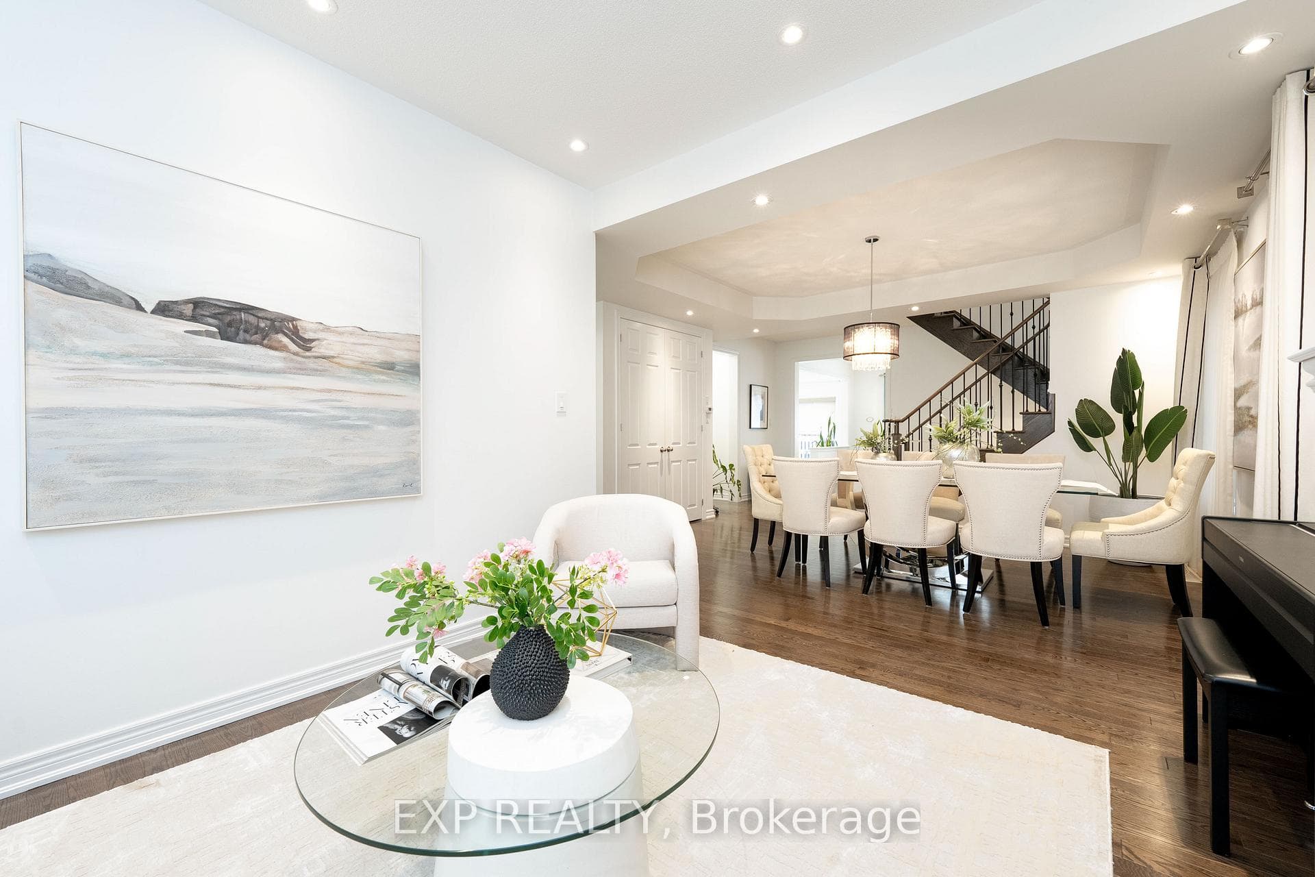 102 Serano Crescent photo 10