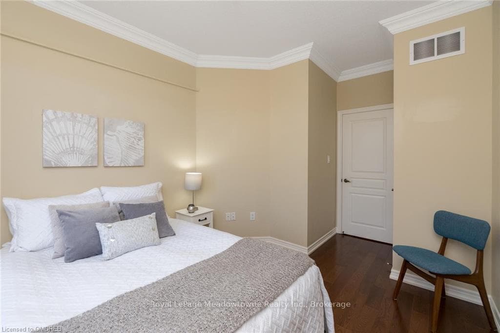 52 GARRISON Square photo 27