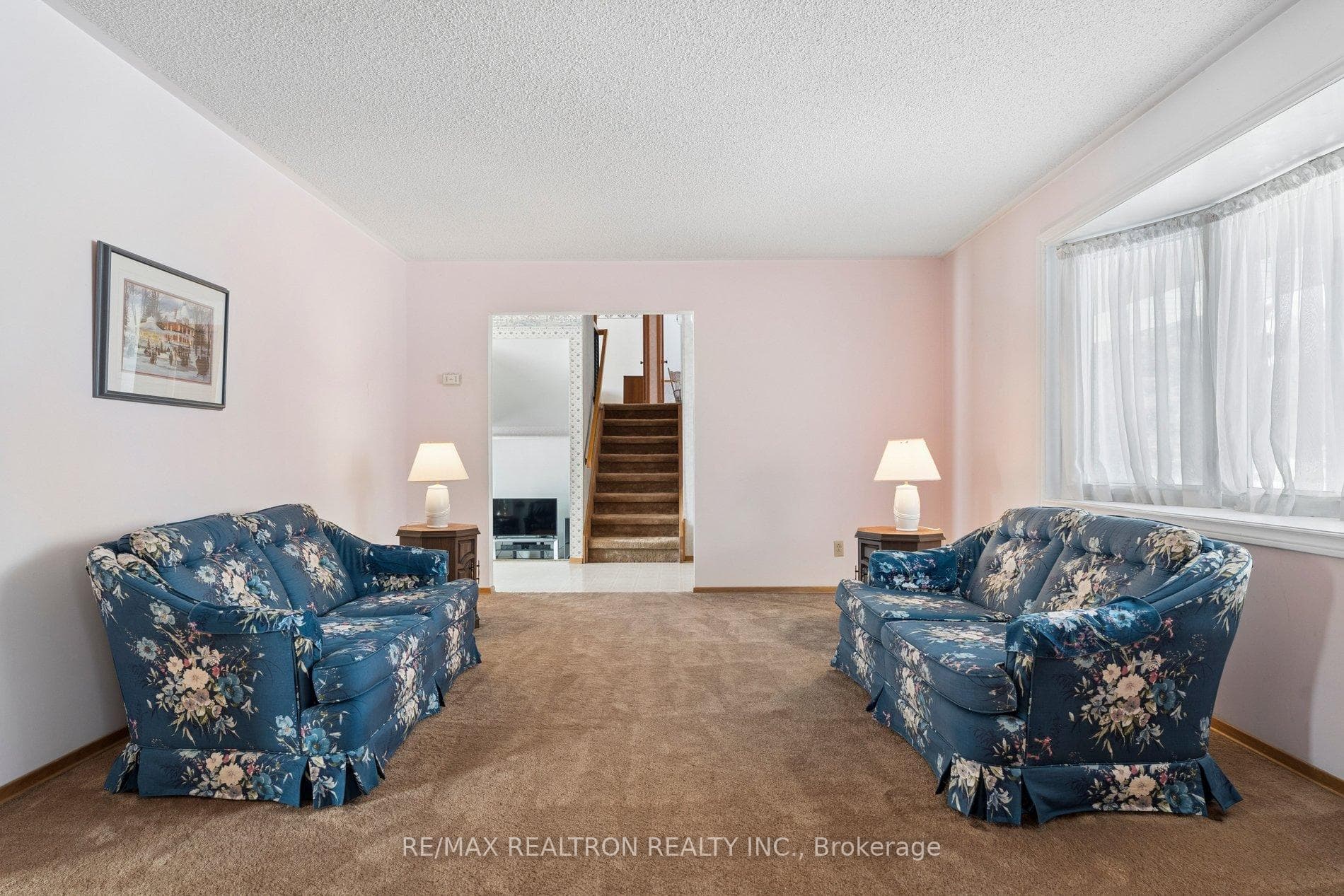 21084 Woodbine Avenue photo 4
