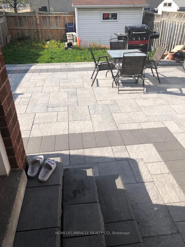 144 Robbinstone Drive photo 11