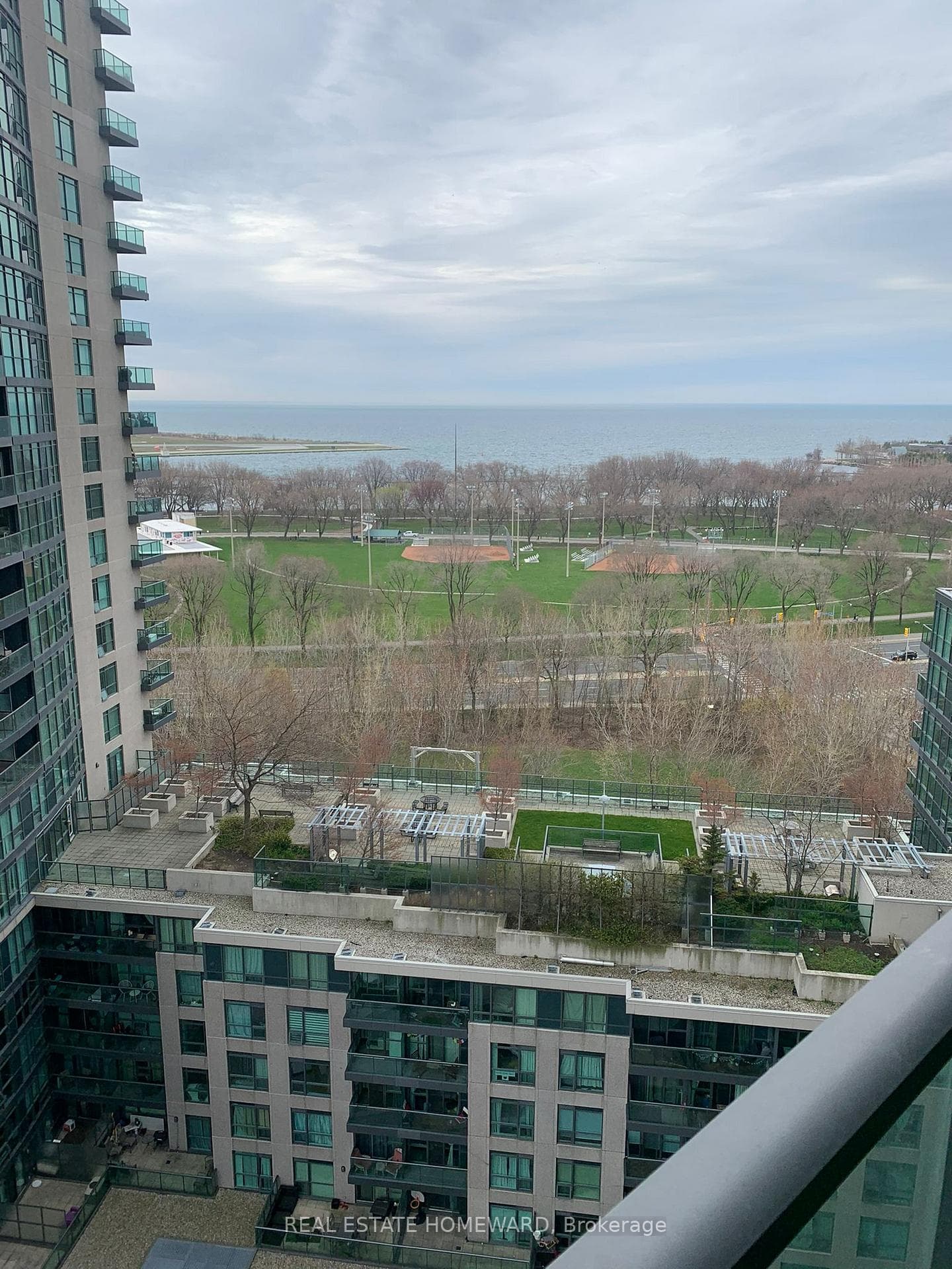 231 Fort York Boulevard Unit 1613 photo 17