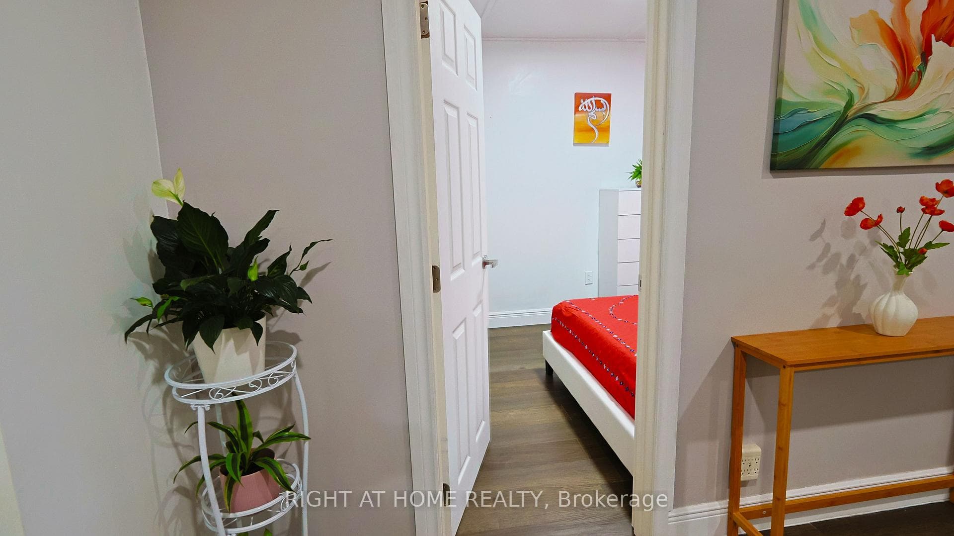 82 Normanhurst Avenue photo 11