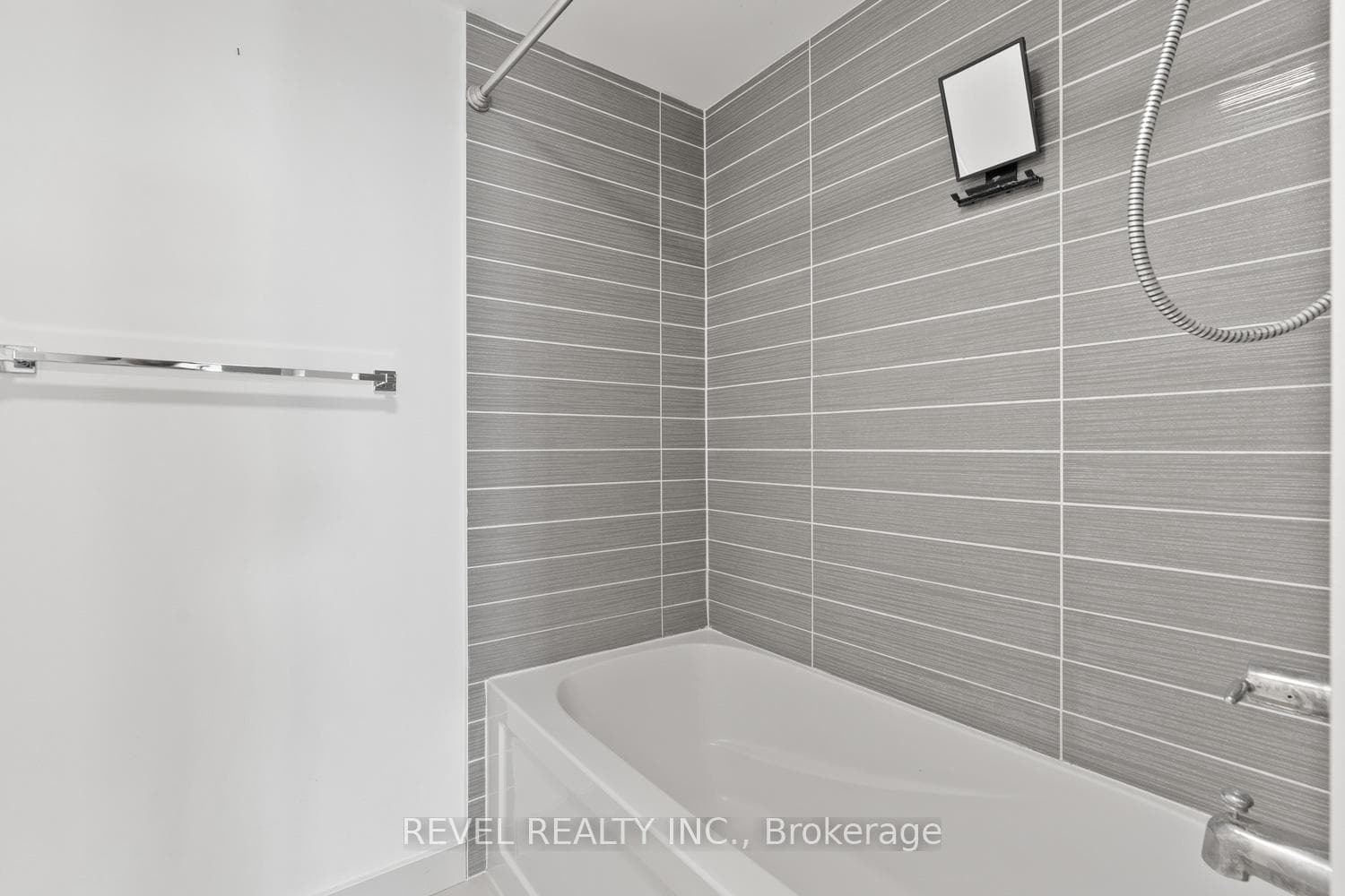 5 Hanna Avenue Unit 643 photo 23
