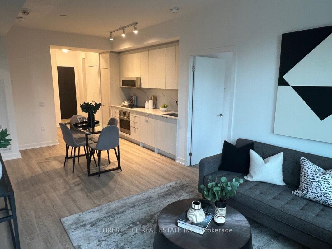 250 Lawrence Avenue Unit 304 photo 17