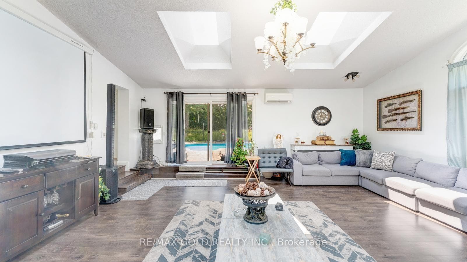 4680 Penetanguishene Road photo 24