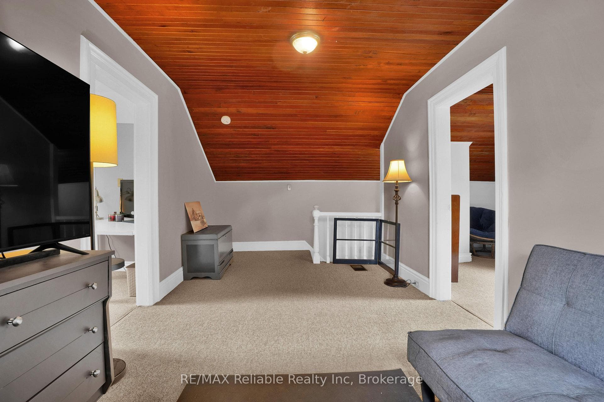 252 Kings Road photo 41