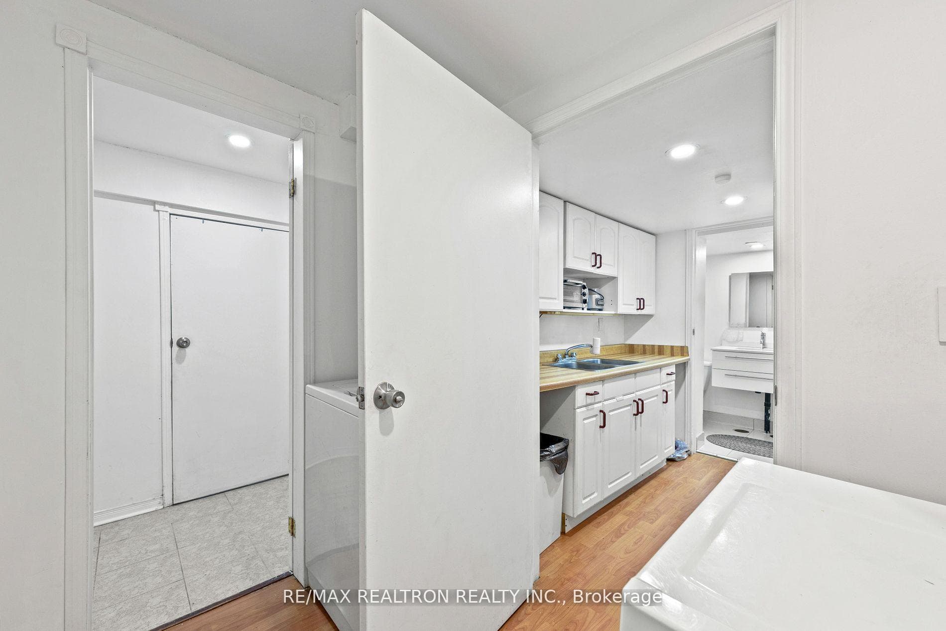 14 Mortimer Court photo 28