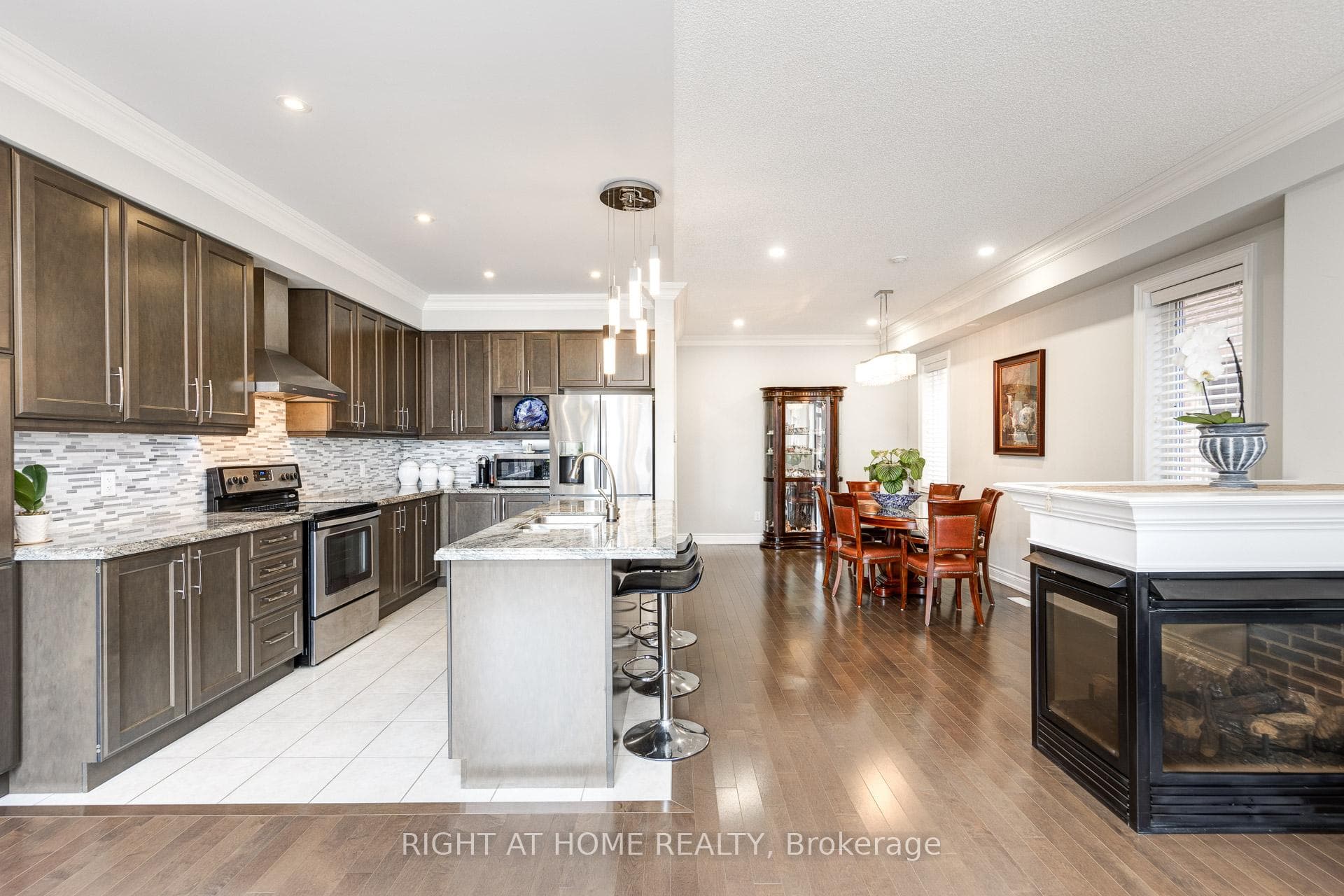 31 Goldthread Terrace photo 5