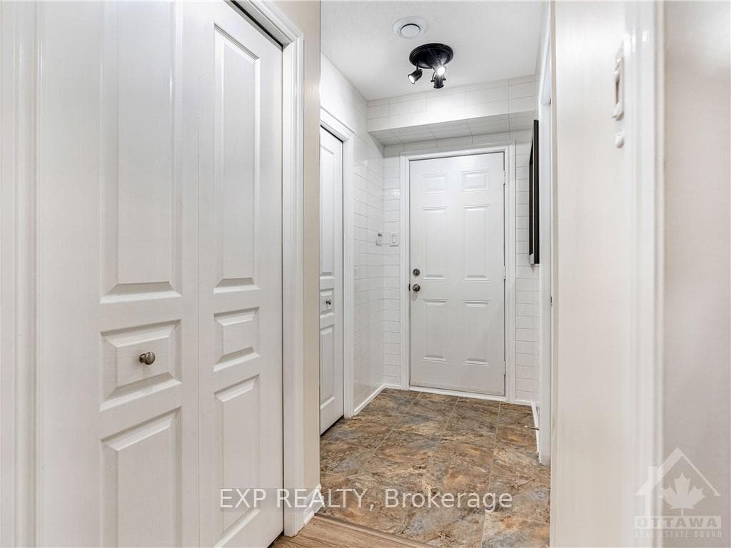626 BRIAN GOOD Avenue Unit 14 photo 27