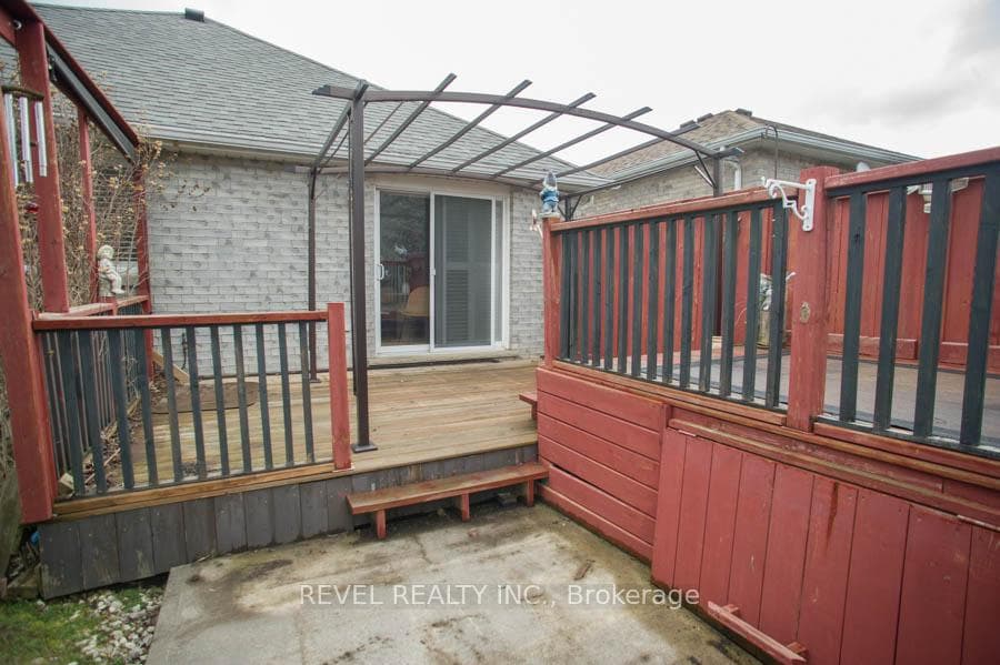 33 Mcguiness Drive photo 29