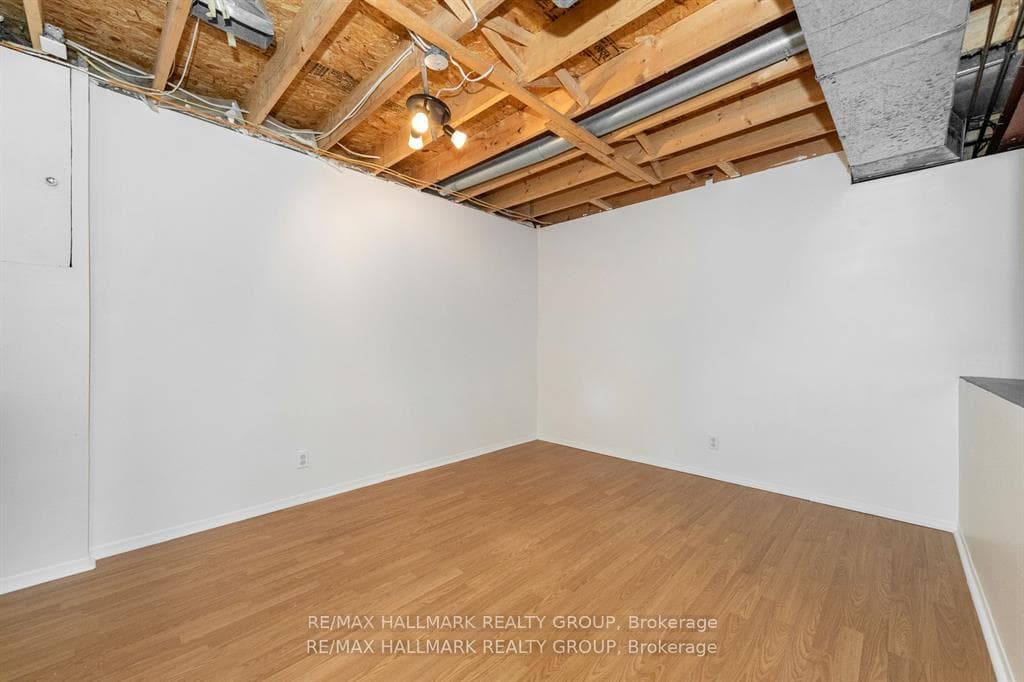 55 Willow Glen Drive photo 30