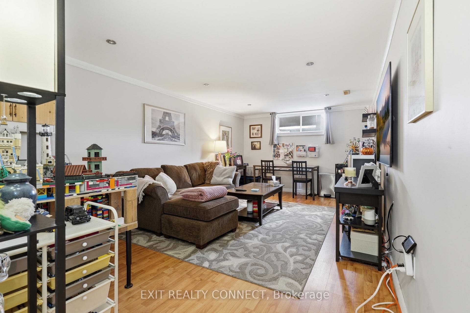 179 Burbank Crescent photo 13