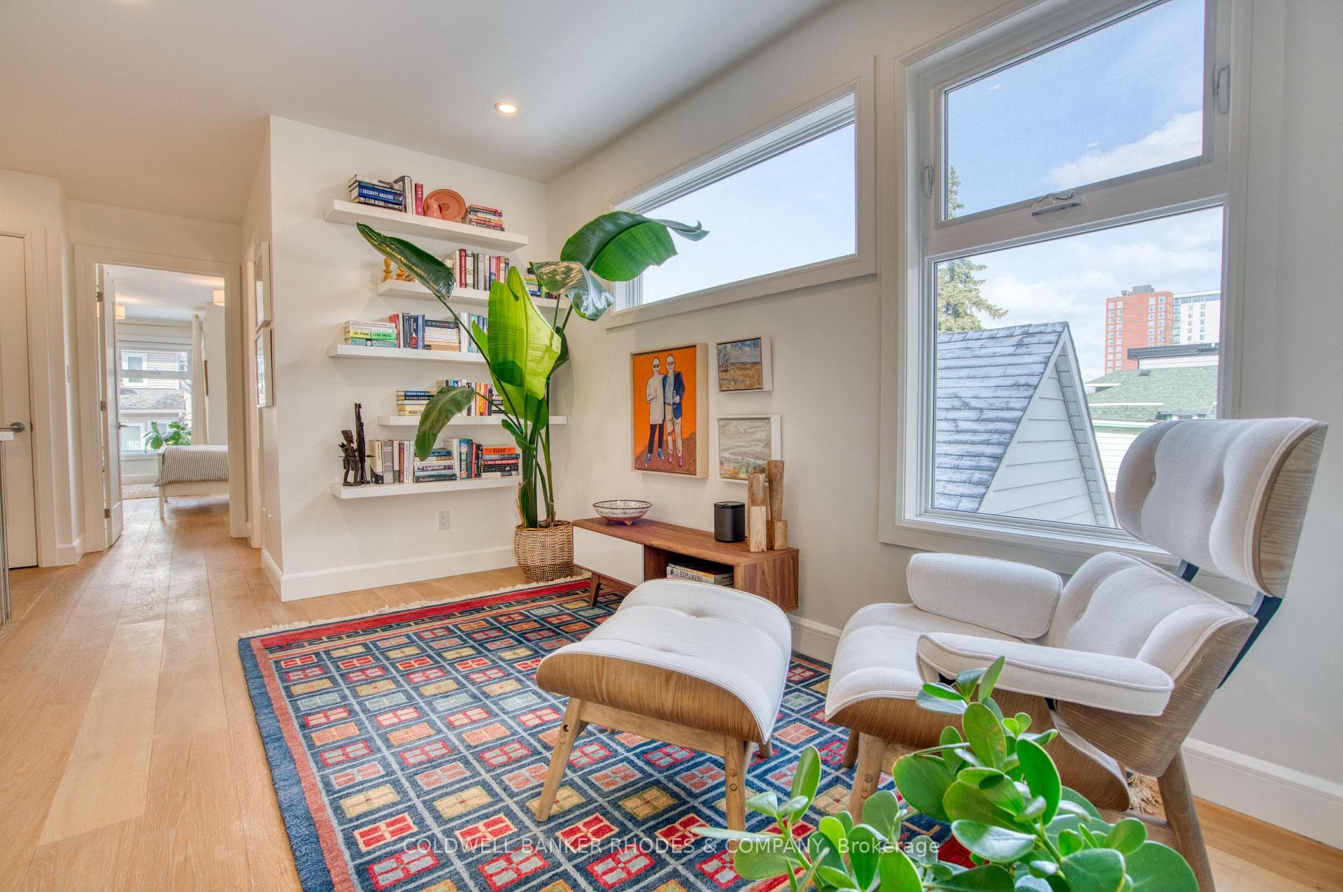 So much to love about this 2nd floor .
