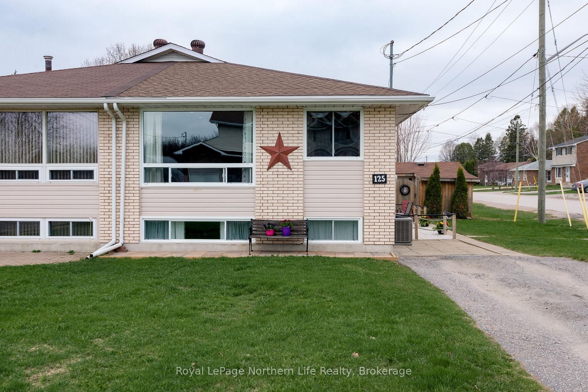 125 Johnston Road photo 2