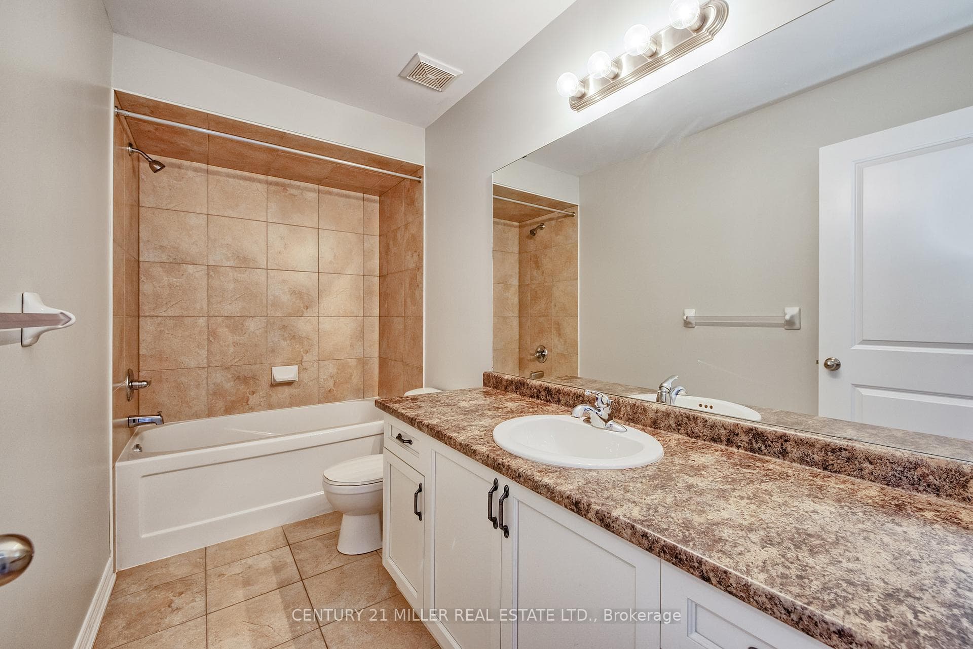 45 Seabreeze Crescent Unit 5 photo 12