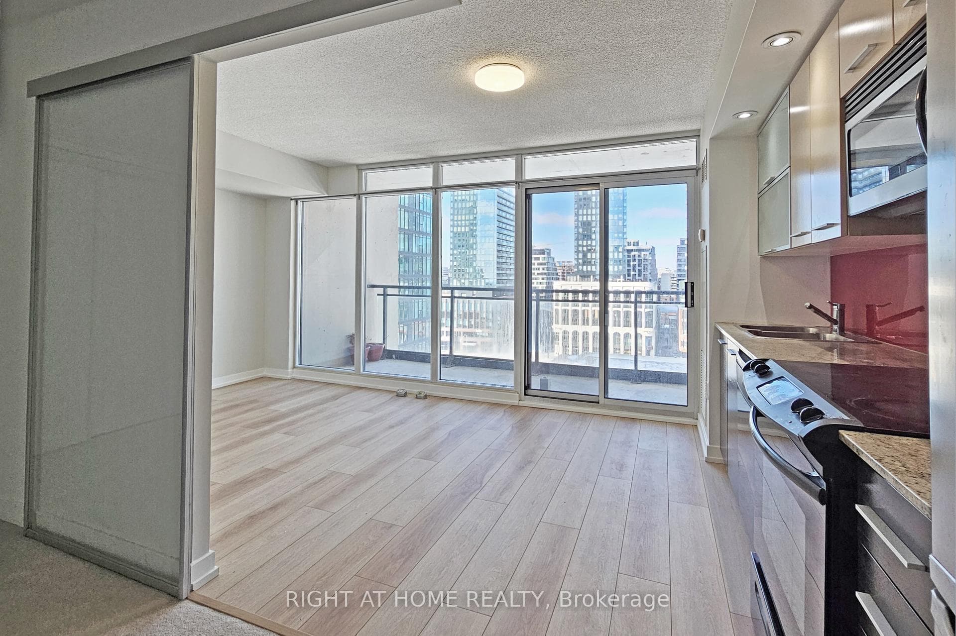 8 Telegram Mews Unit 1508 photo 5