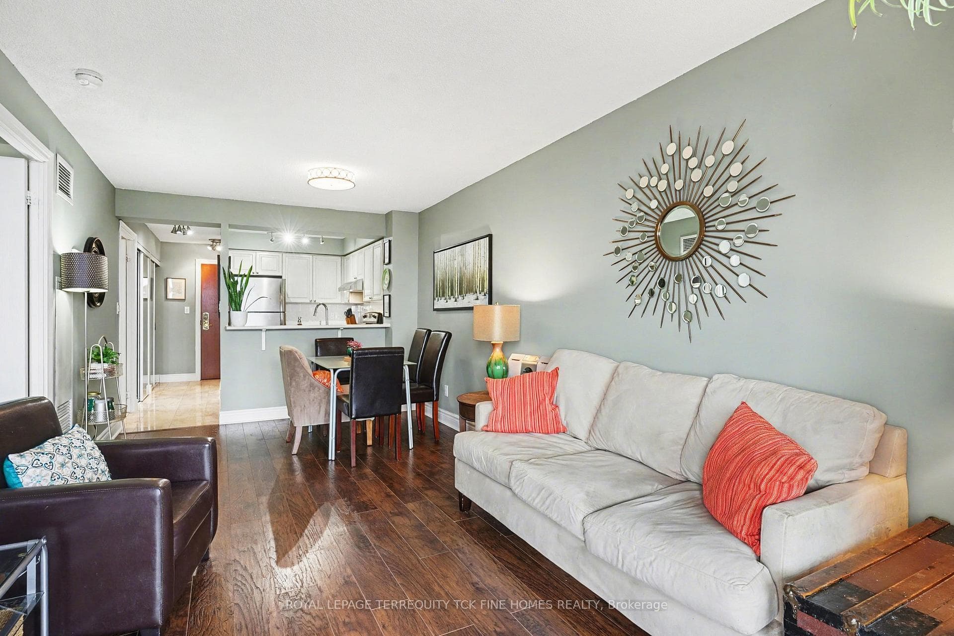 398 Eglinton Avenue Unit 1009 photo 13
