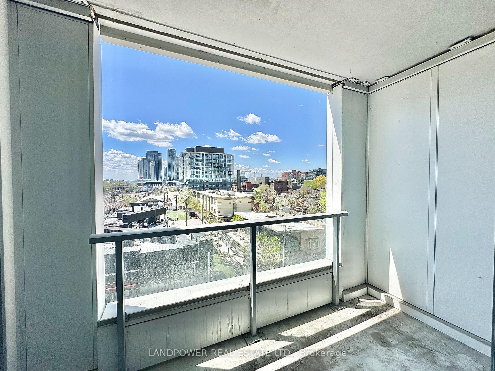 27 Bathurst Street Unit 509W photo 3