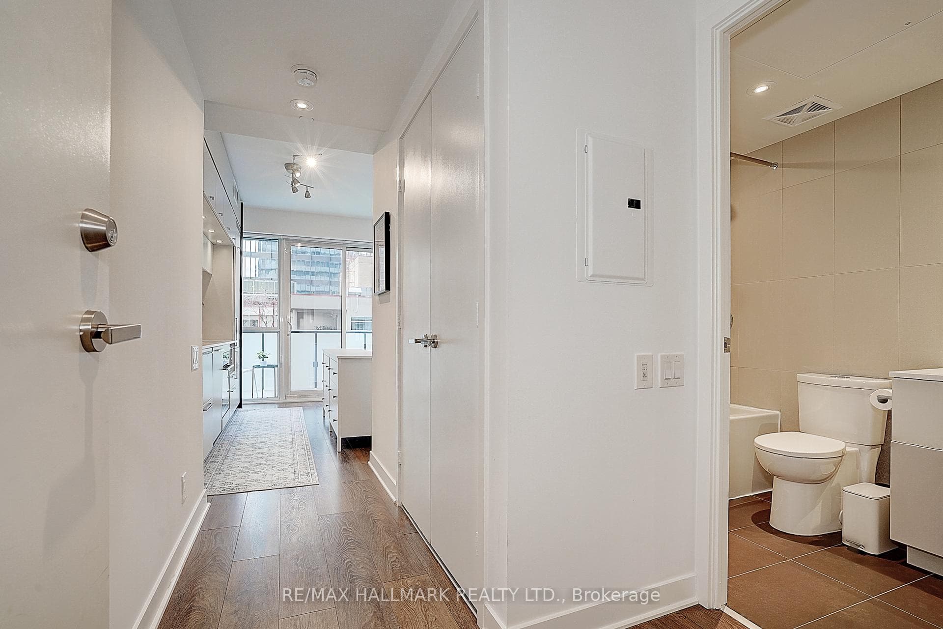 15 Grenville Street Unit 1406 photo 44