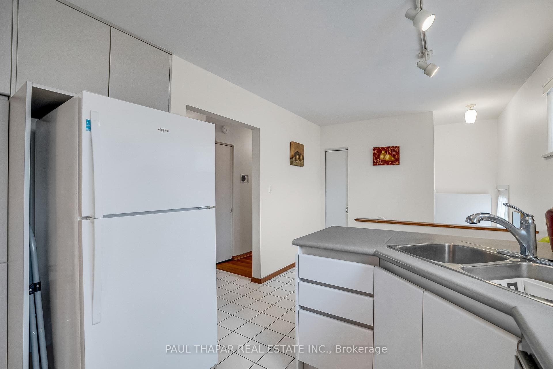 64 Grove Park Crescent photo 11