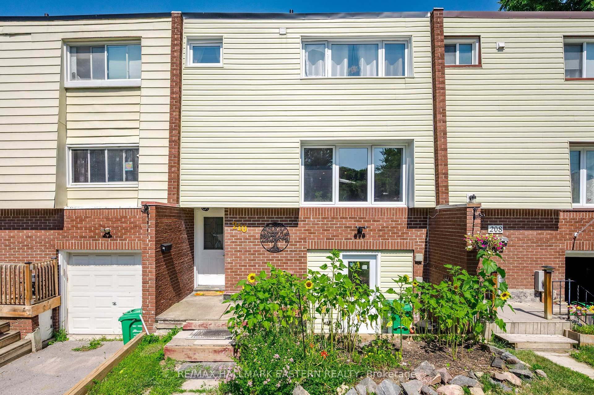 210 Maxwell Avenue photo 37