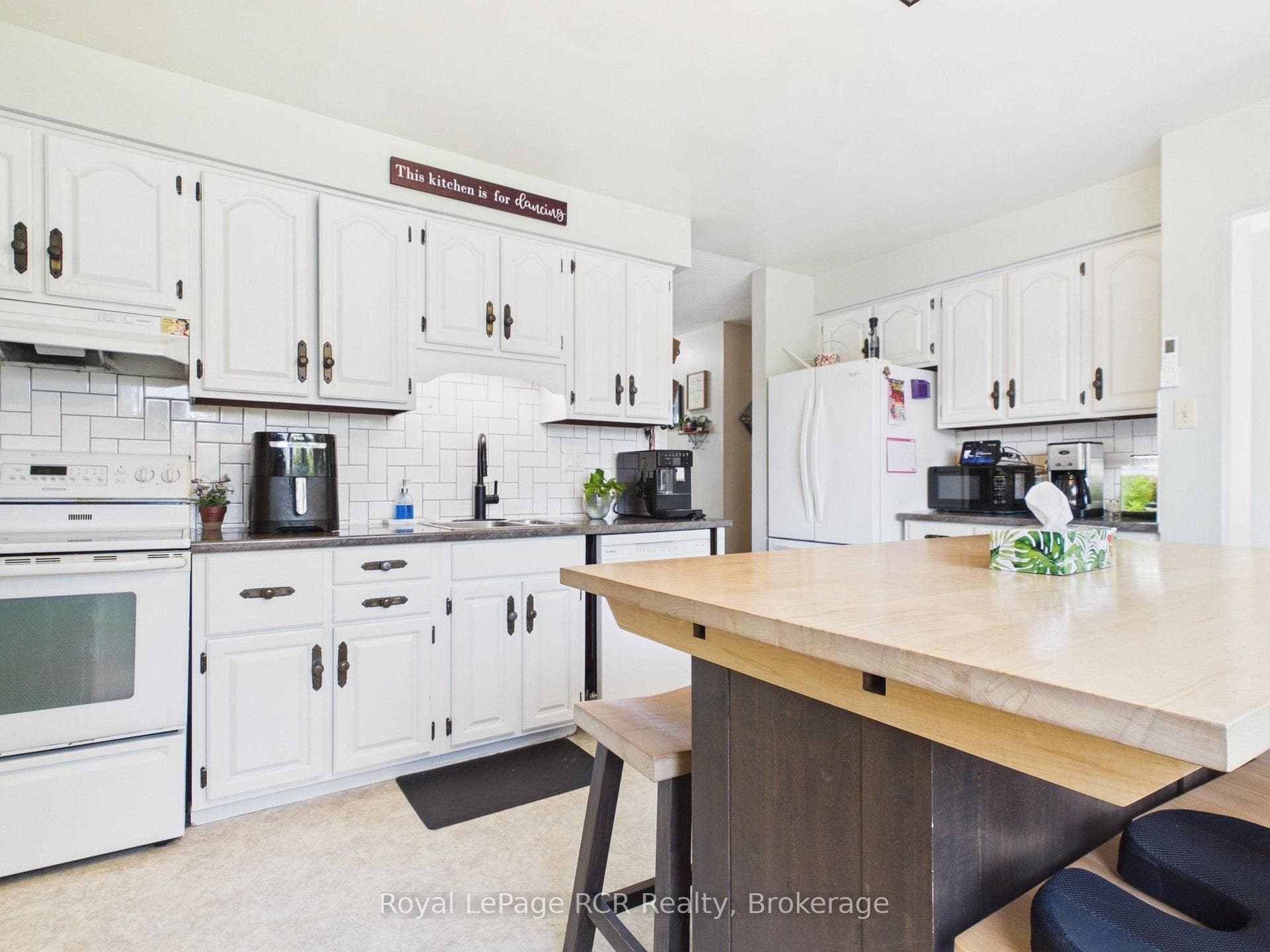 892 Brownell Drive photo 9