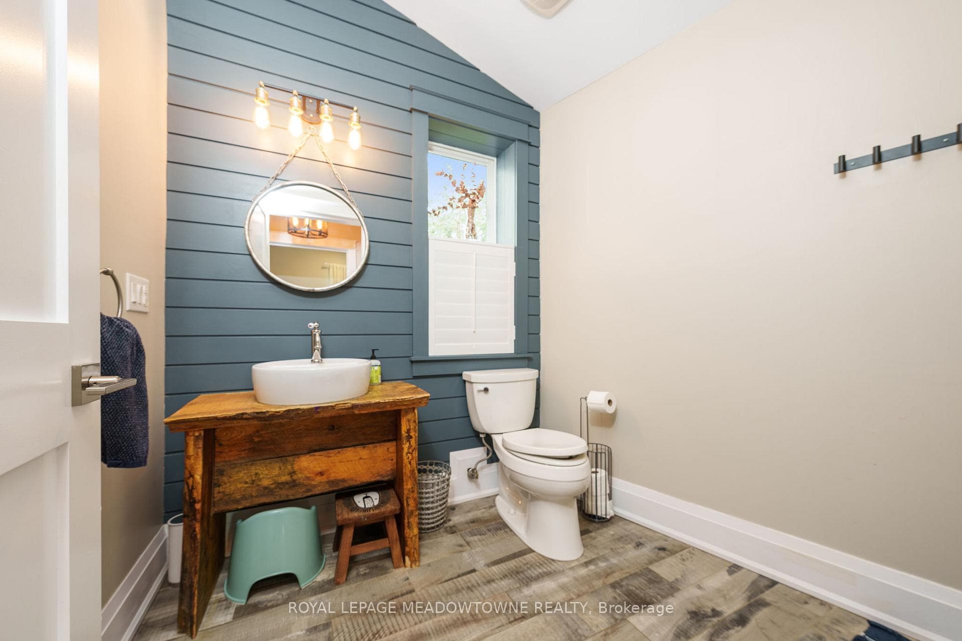 2 Bennett Place photo 38