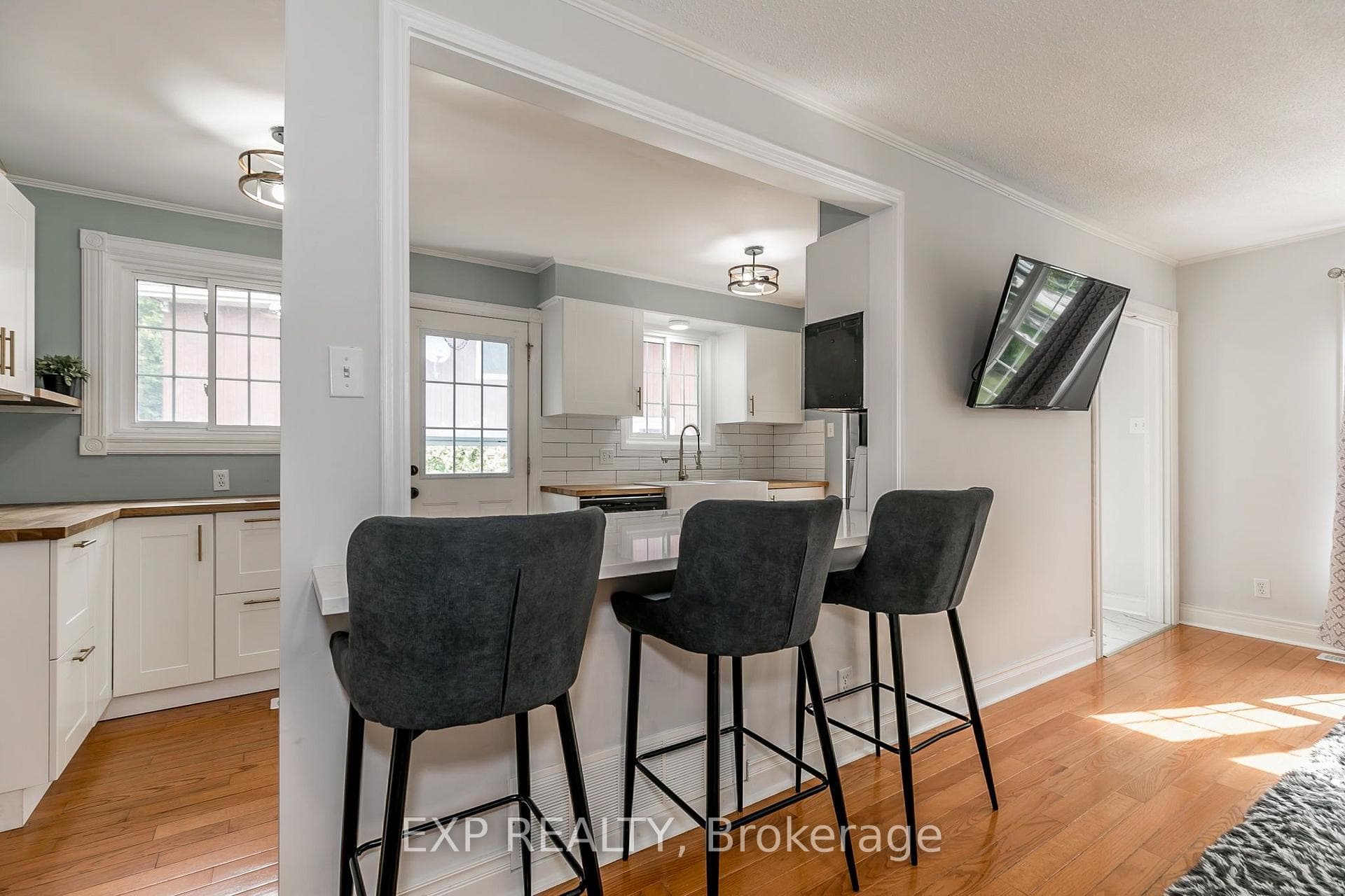 62 Courtice Crescent photo 12