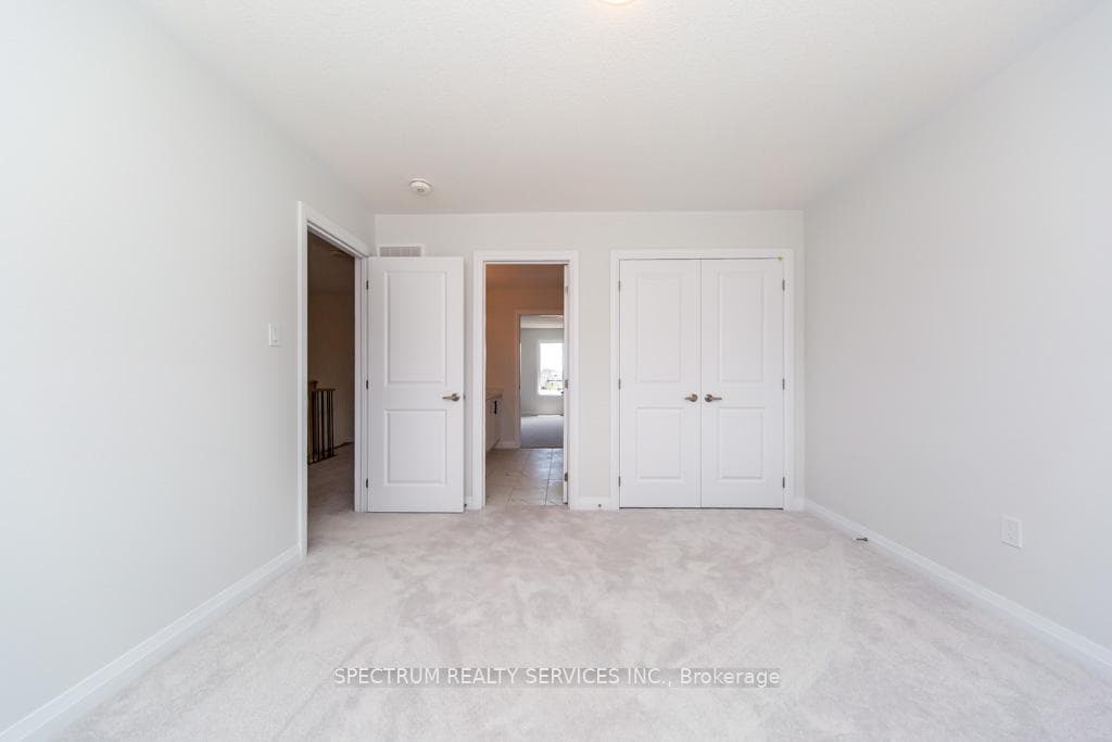 1389 Stovell Crescent photo 43