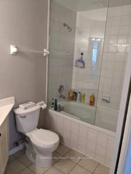 555 Yonge Street Unit 903 photo 10