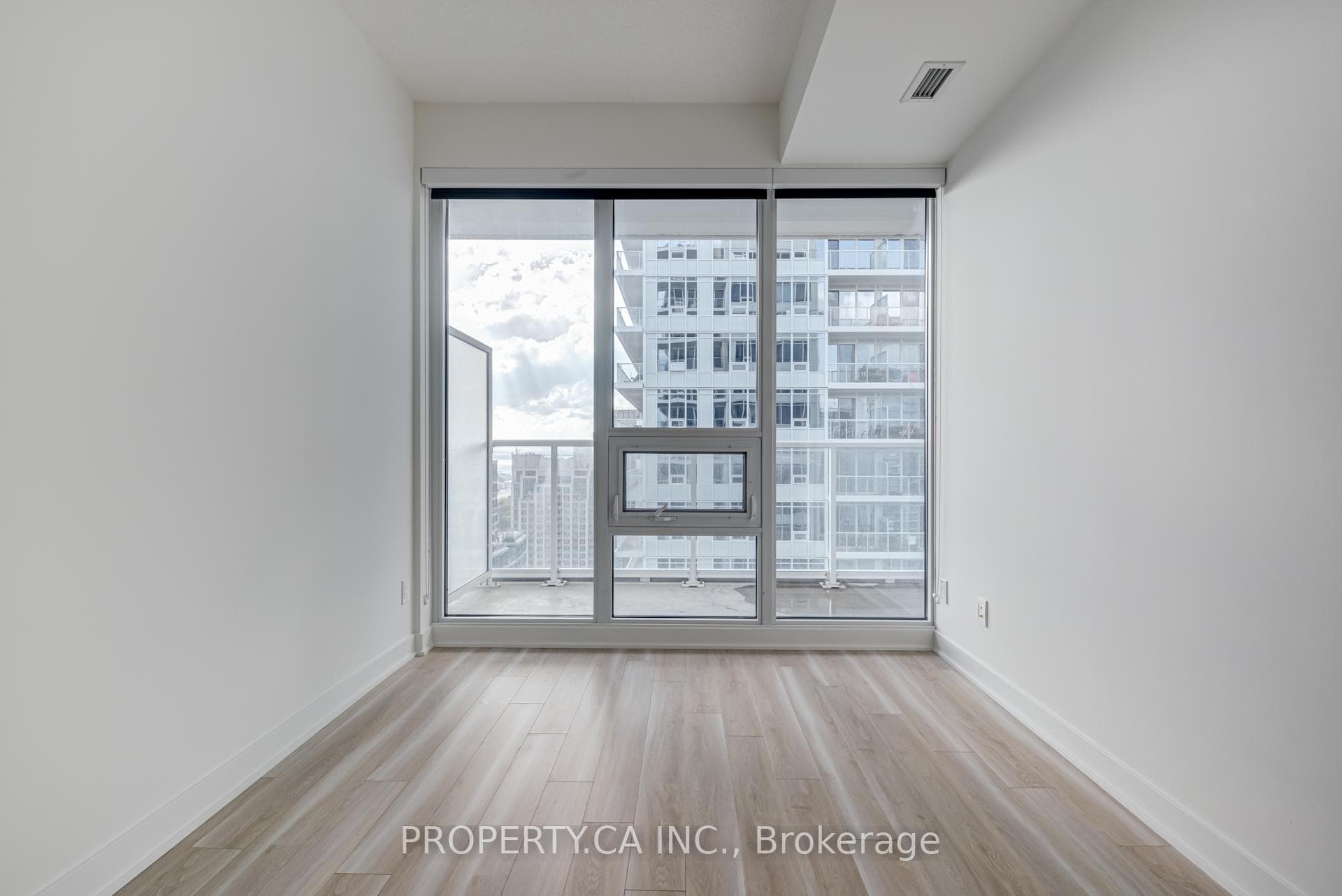 17 Bathurst Street Unit 3705 photo 7