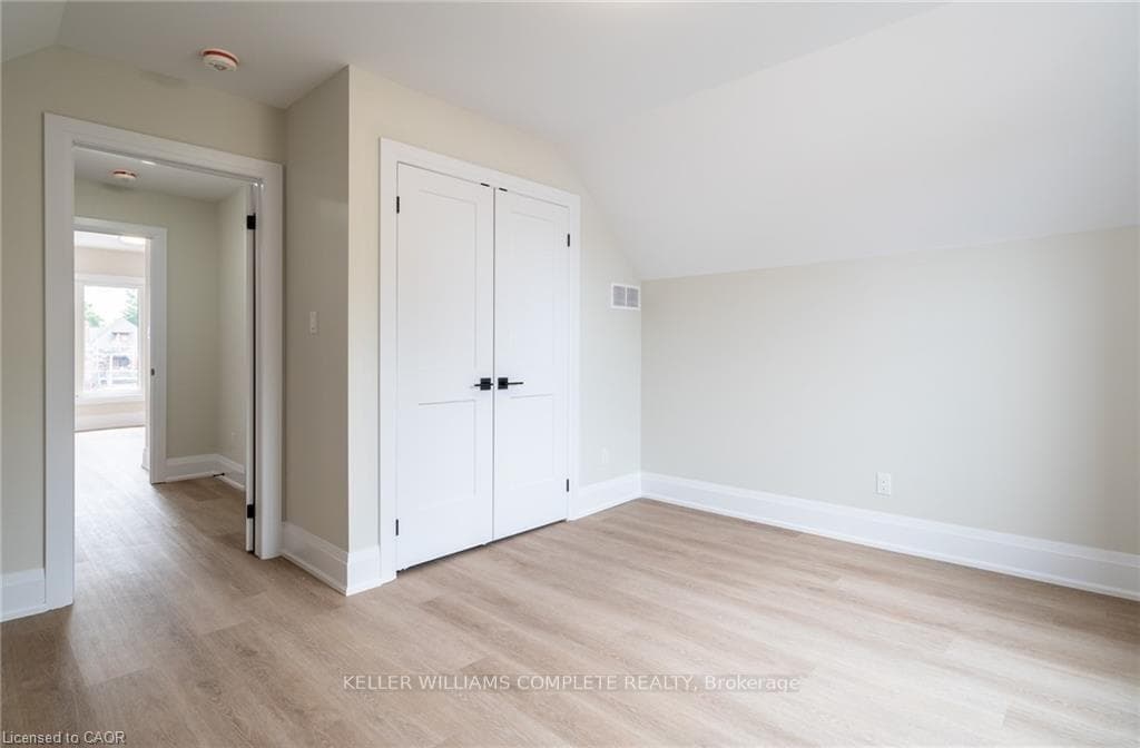 86 Wellington Street Unit 2 photo 18