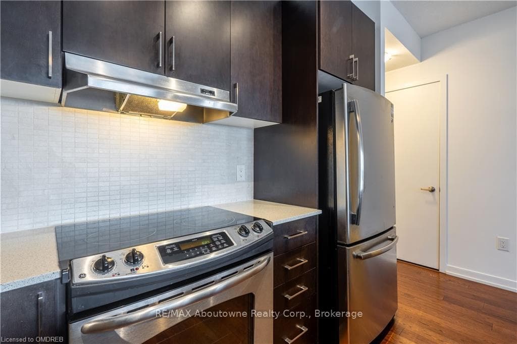 2560 EGLINGTON Avenue Unit 607 photo 8