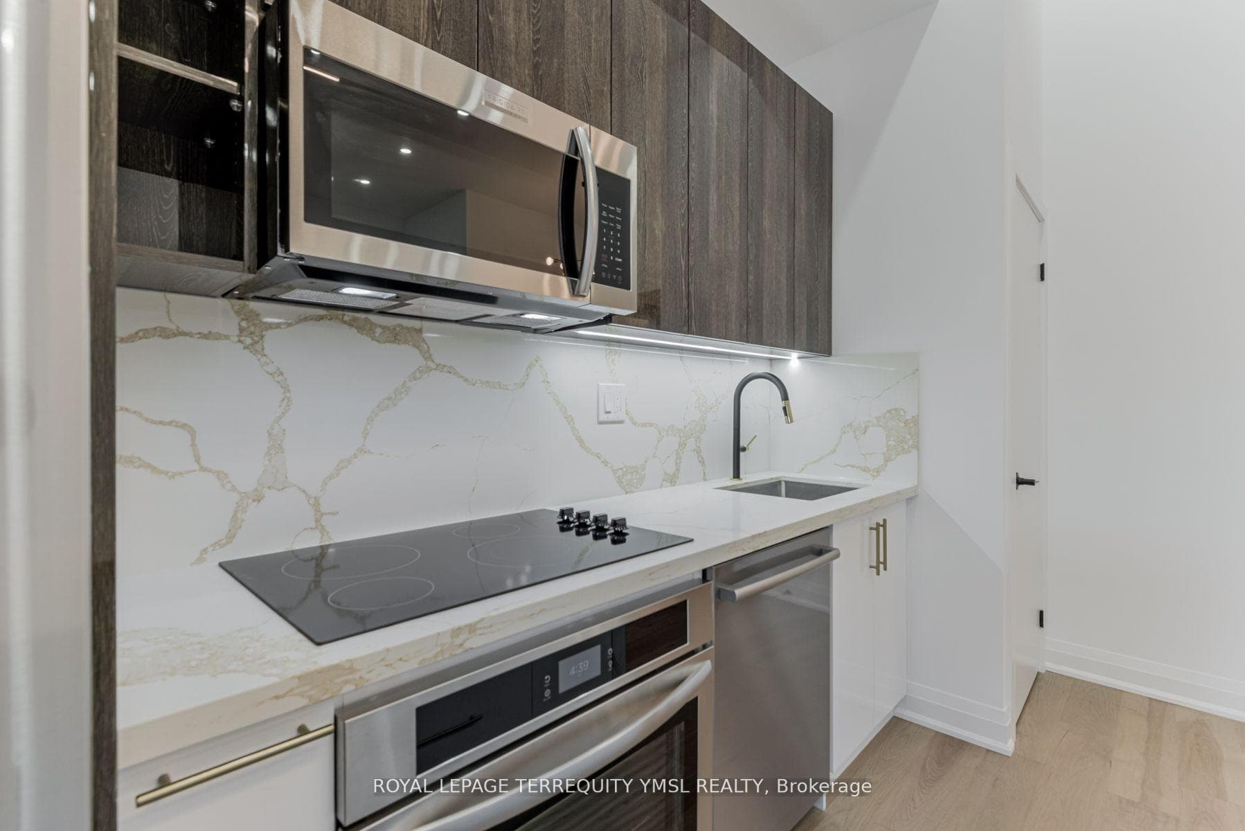 55 Harbour Square Unit 814 photo 14