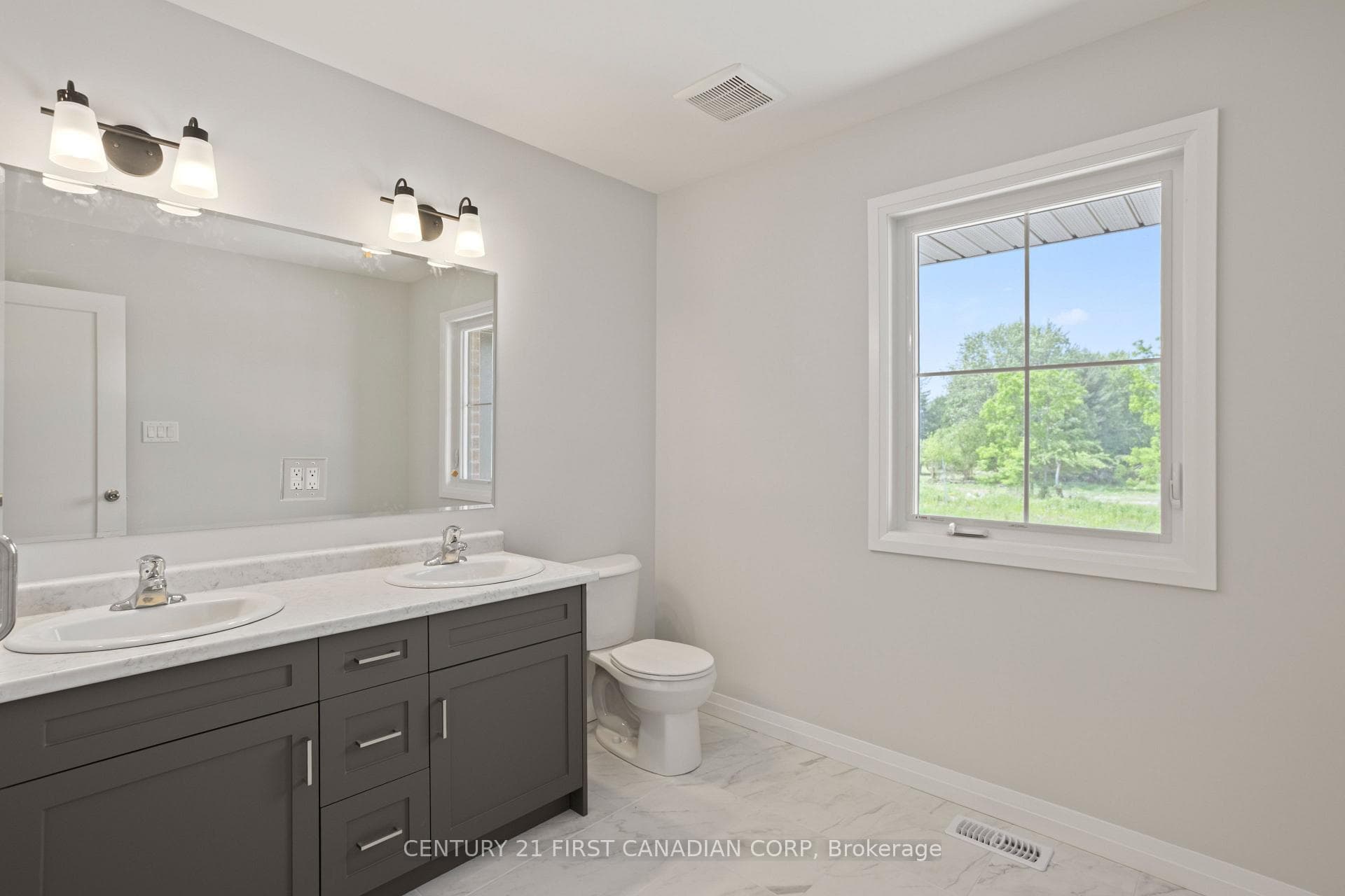 6901 HEATHWOODS Avenue photo 19