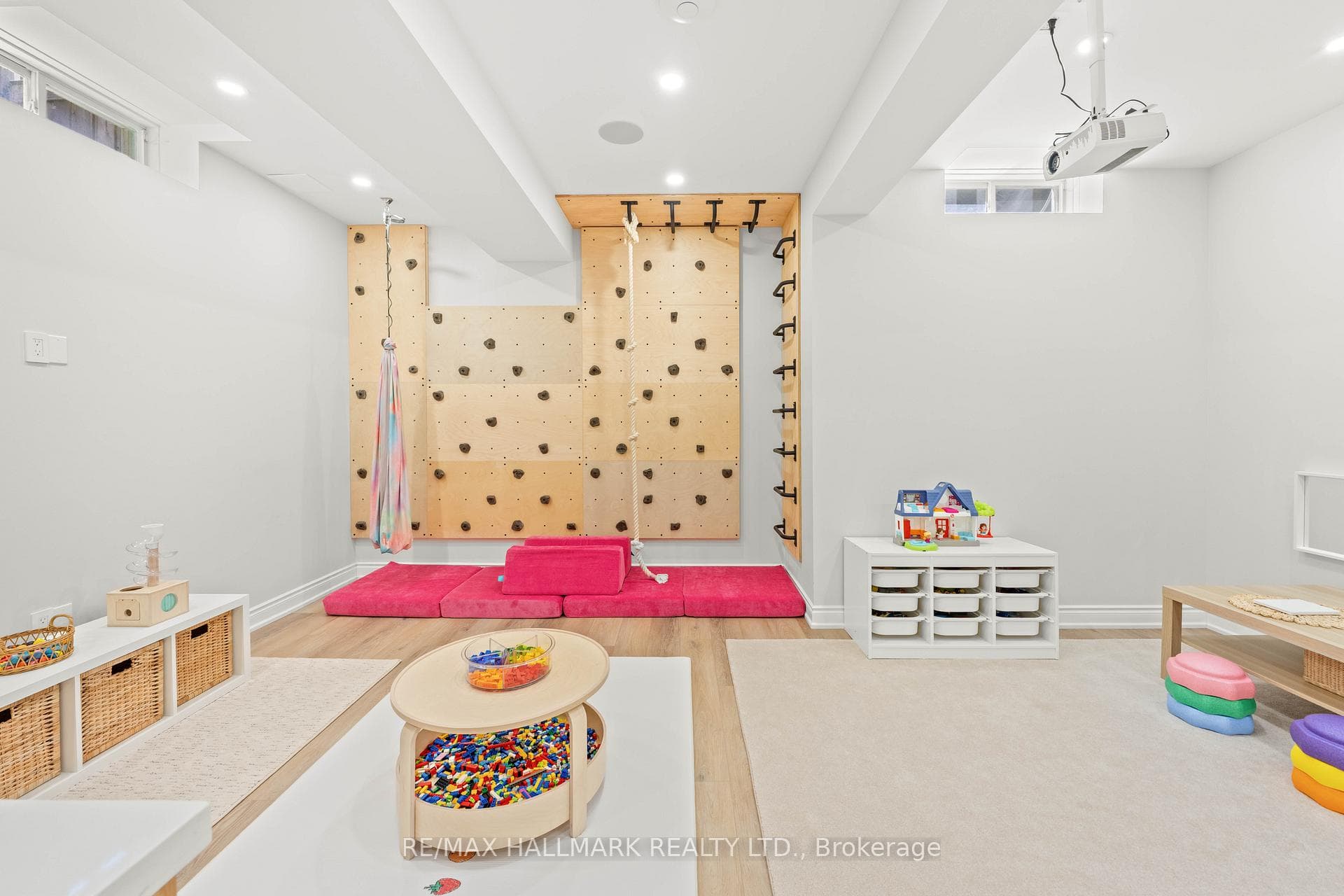 Rec Room W B/I Wet Bar, Rock Climbing Wall&More!