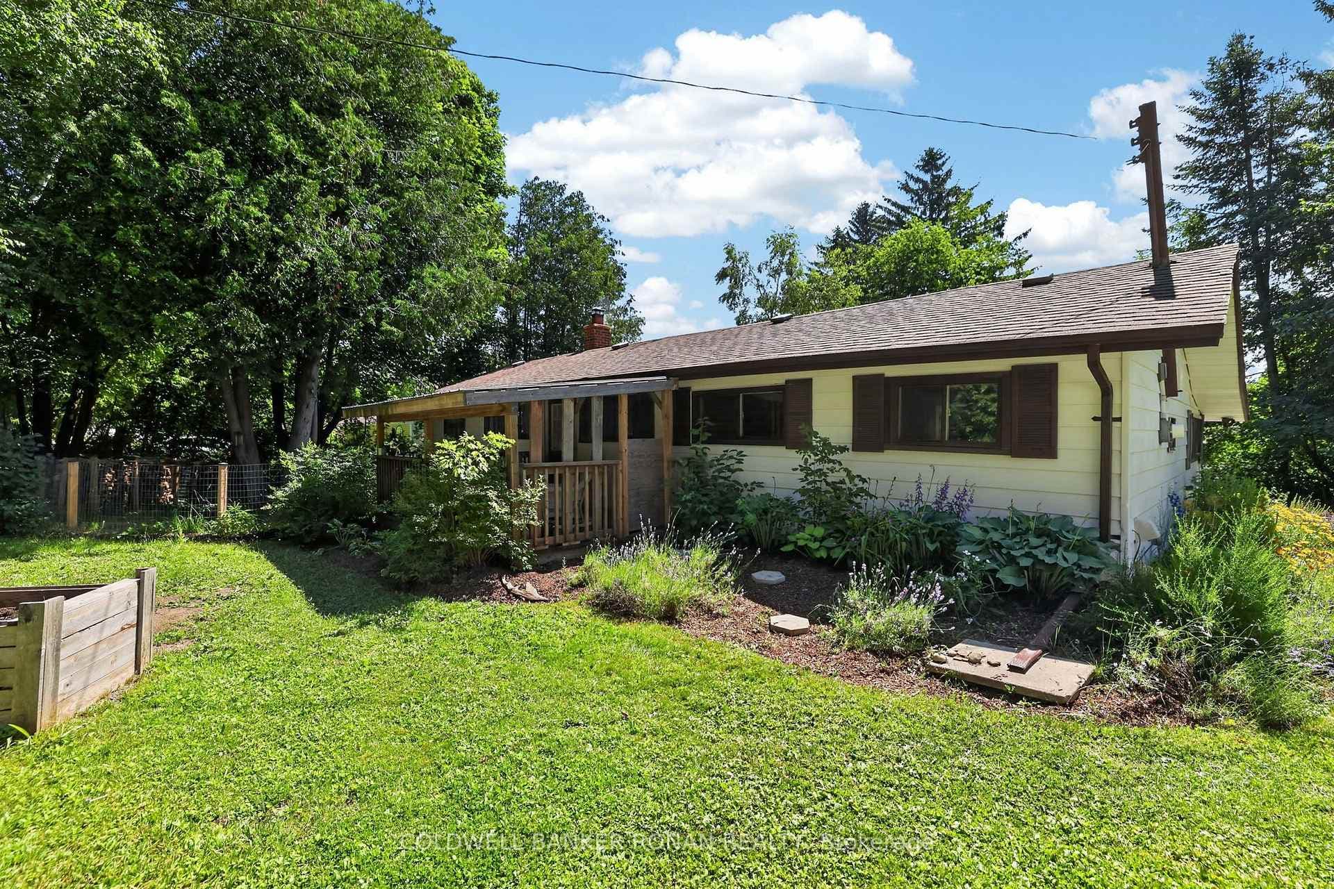 16 Dean Road photo 39