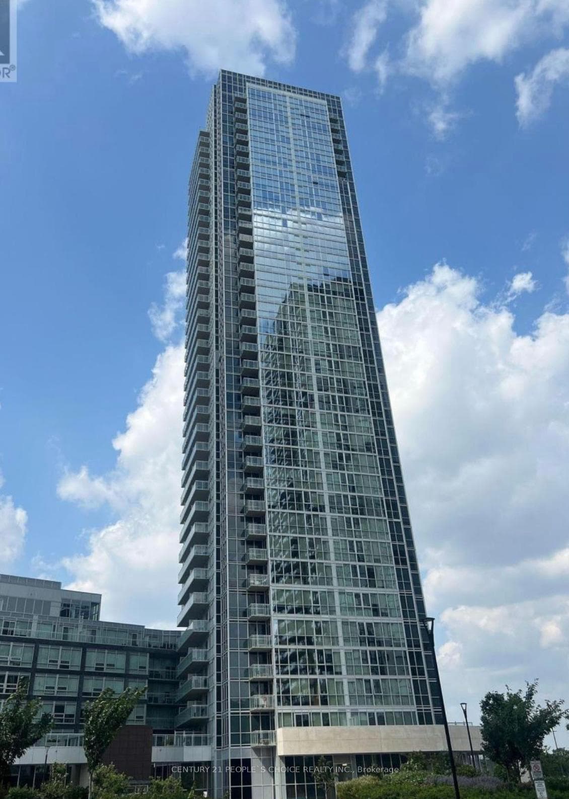 2908 Highway 7 Road Unit 526 photo 1