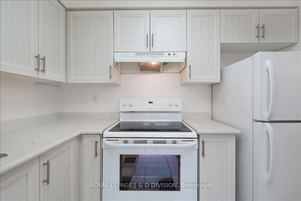 21 Overlea Boulevard Unit 1306 photo 10