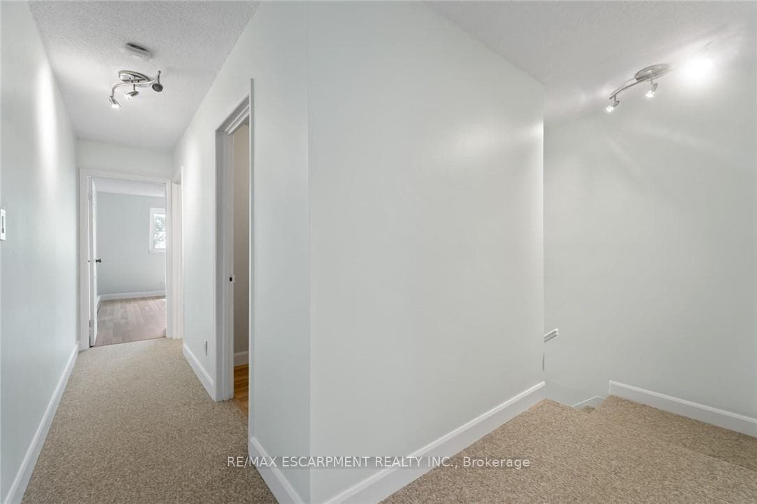 8646 WILLOUGHBY Drive Unit 10 photo 24
