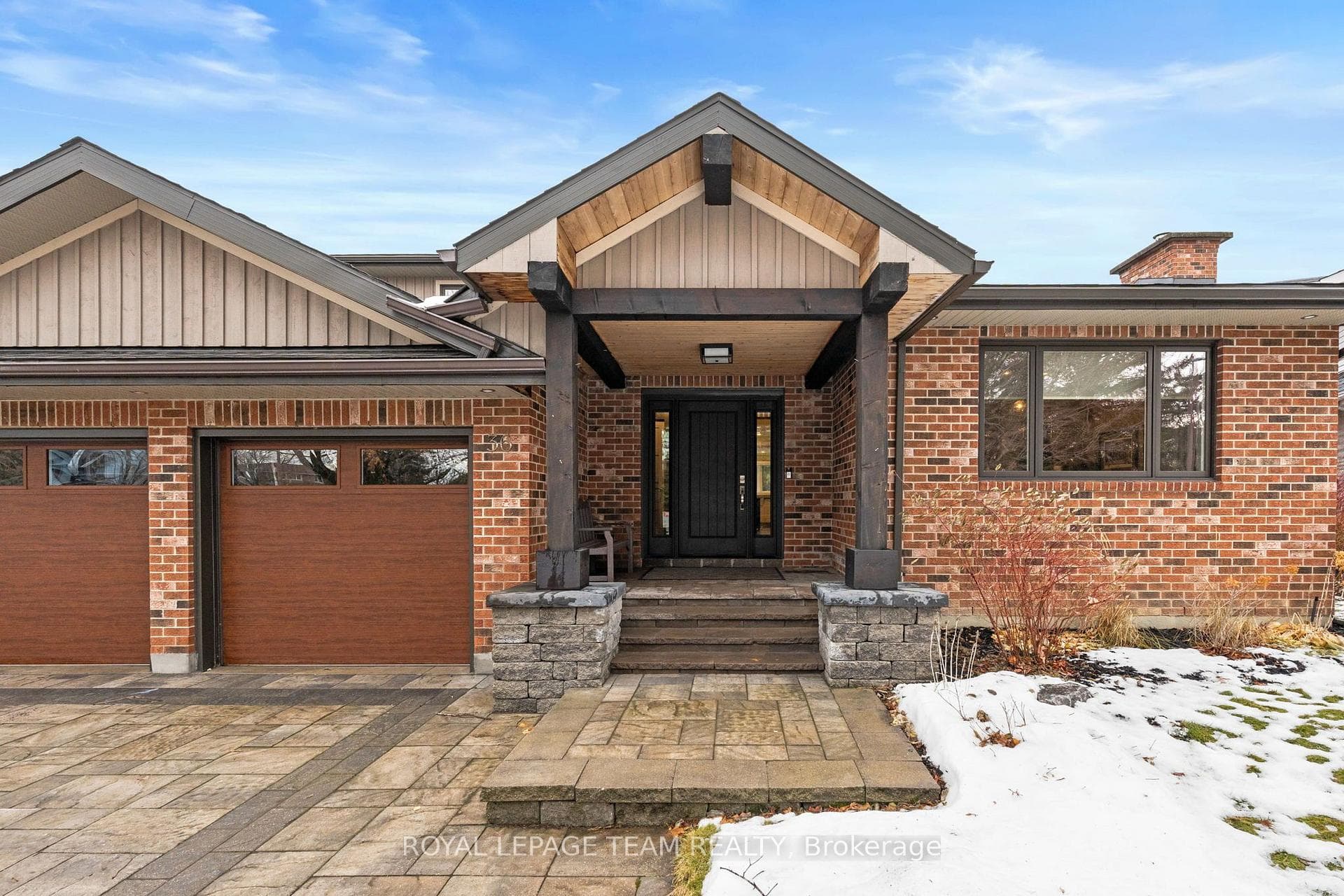 36 Halldorson Crescent photo 4