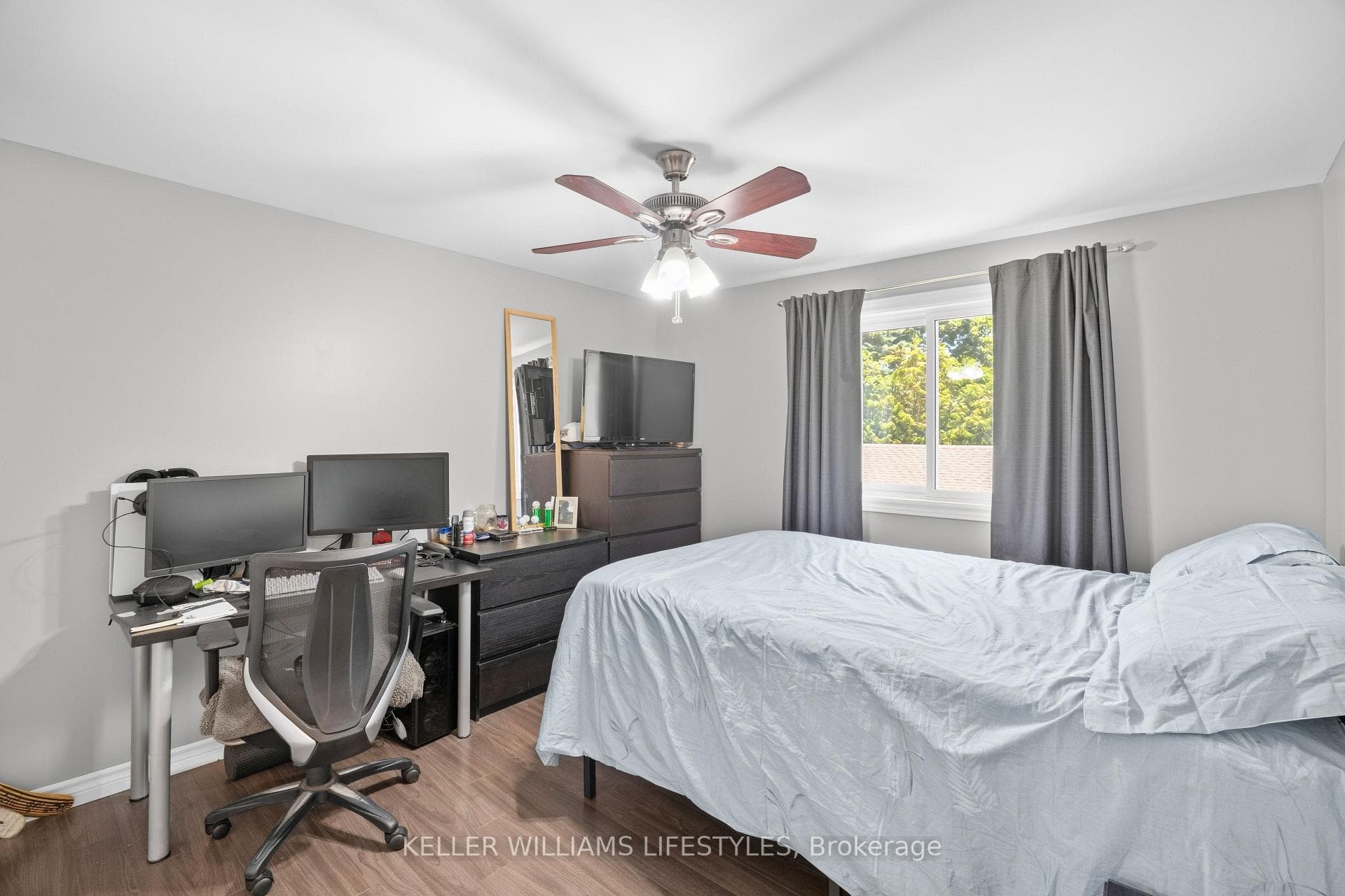 219 Dundas Street photo 23