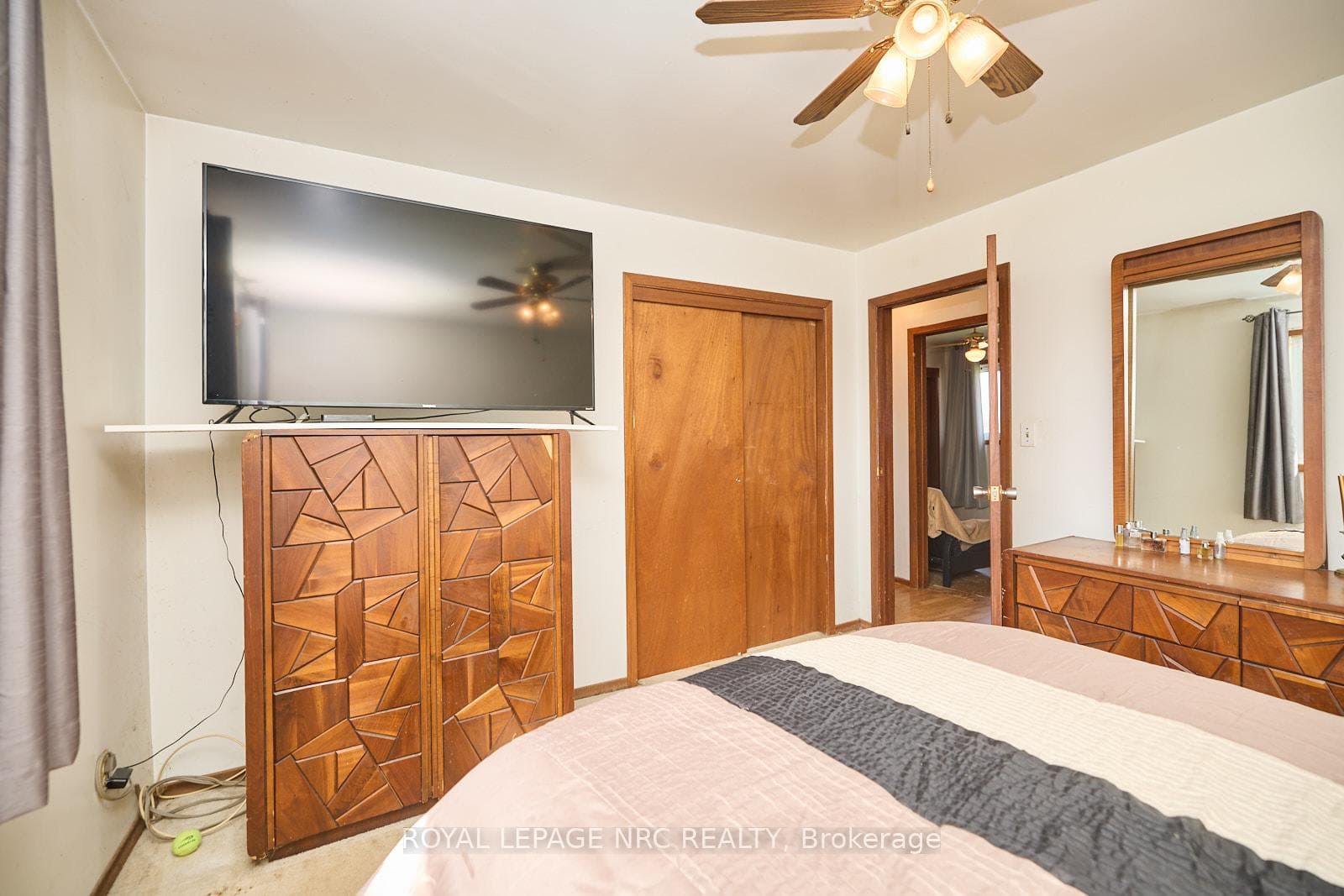 3860 Elm Street photo 20